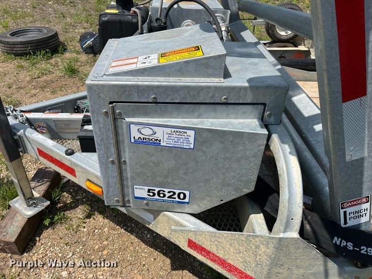 image for item LA9963 2021 Larson 5620  reel trailer