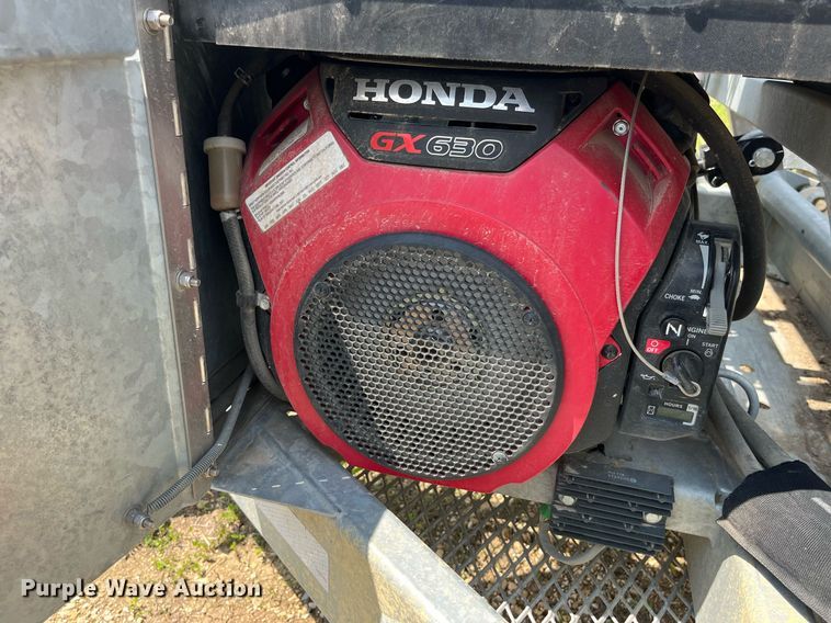 image for item LA9963 2021 Larson 5620  reel trailer