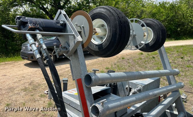 image for item LA9963 2021 Larson 5620  reel trailer