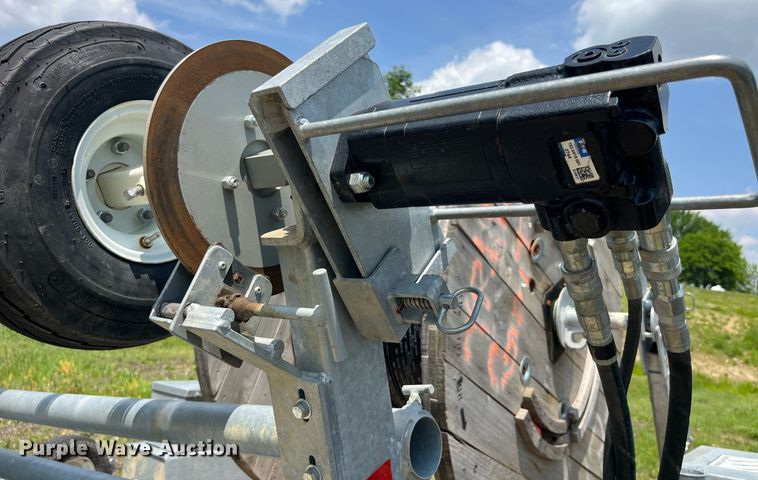 image for item LA9963 2021 Larson 5620  reel trailer