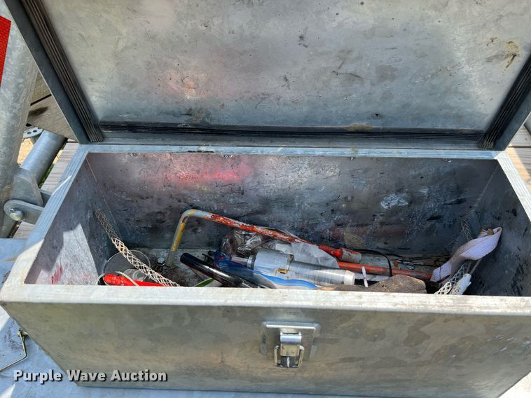 image for item LA9963 2021 Larson 5620  reel trailer