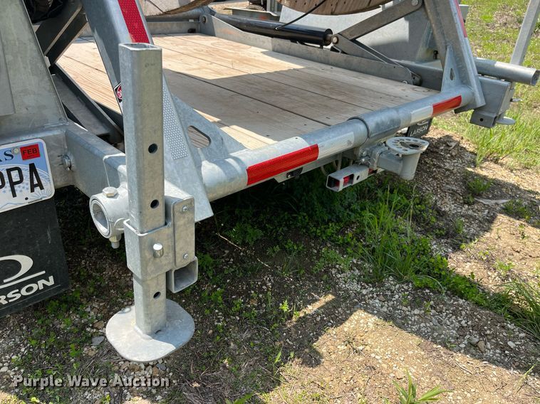 image for item LA9963 2021 Larson 5620  reel trailer