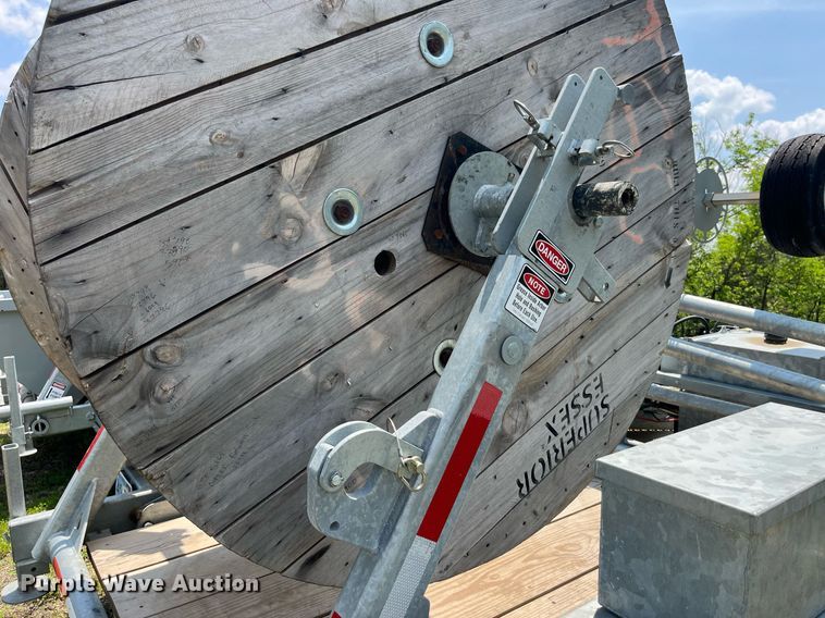 image for item LA9963 2021 Larson 5620  reel trailer