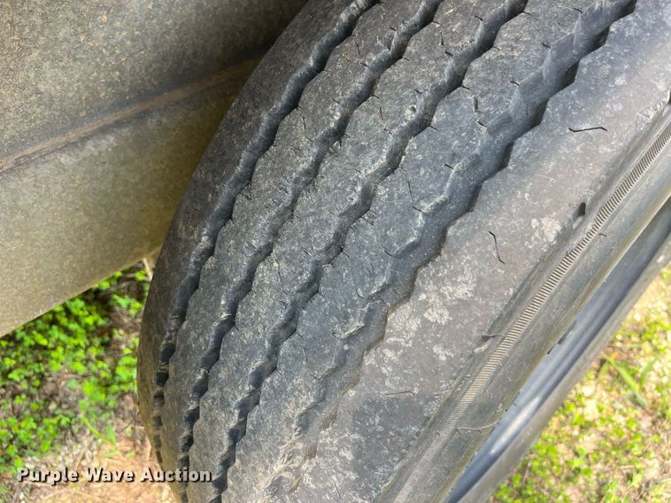 image for item LA9963 2021 Larson 5620  reel trailer