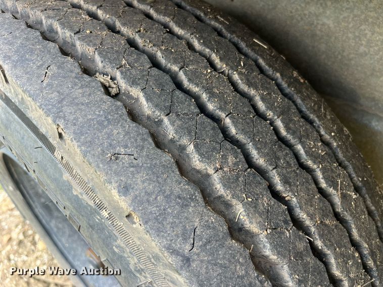 image for item LA9963 2021 Larson 5620  reel trailer