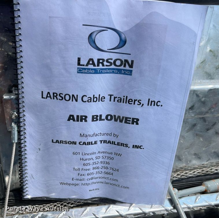 image for item LA9963 2021 Larson 5620  reel trailer