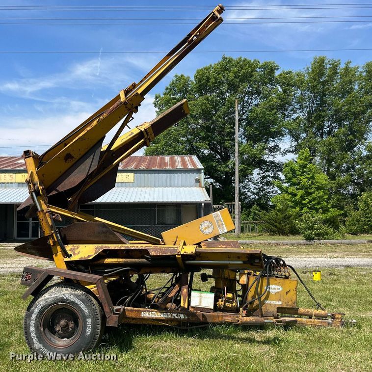 image for item LA9981 Vermeer TS44A  tree spade