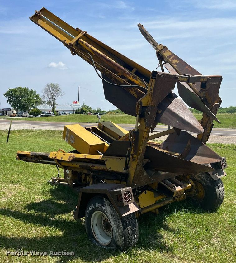 image for item LA9981 Vermeer TS44A  tree spade