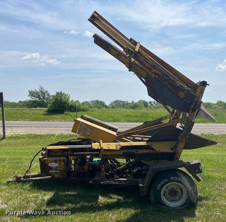 image for item LA9981 Vermeer TS44A  tree spade