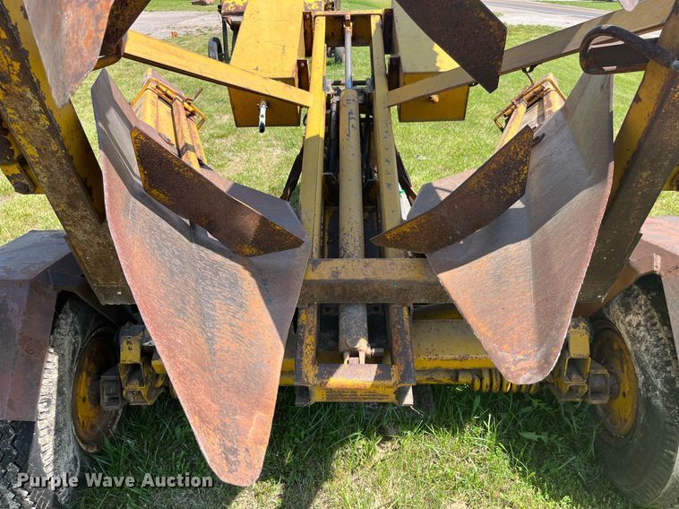 image for item LA9981 Vermeer TS44A  tree spade