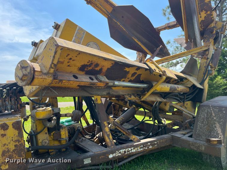 image for item LA9981 Vermeer TS44A  tree spade