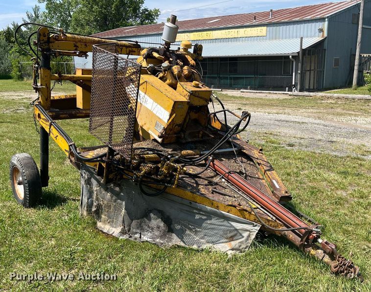 image for item LA9982 Vermeer 1560  stump grinder