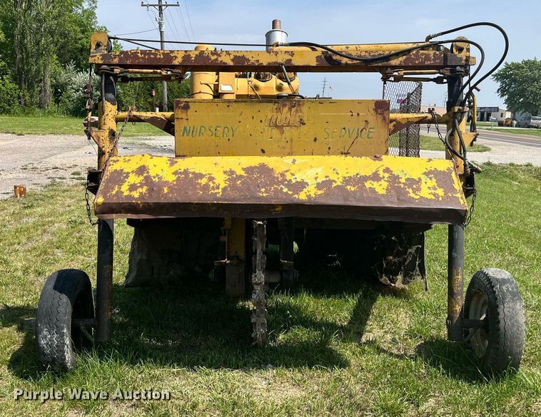 image for item LA9982 Vermeer 1560  stump grinder