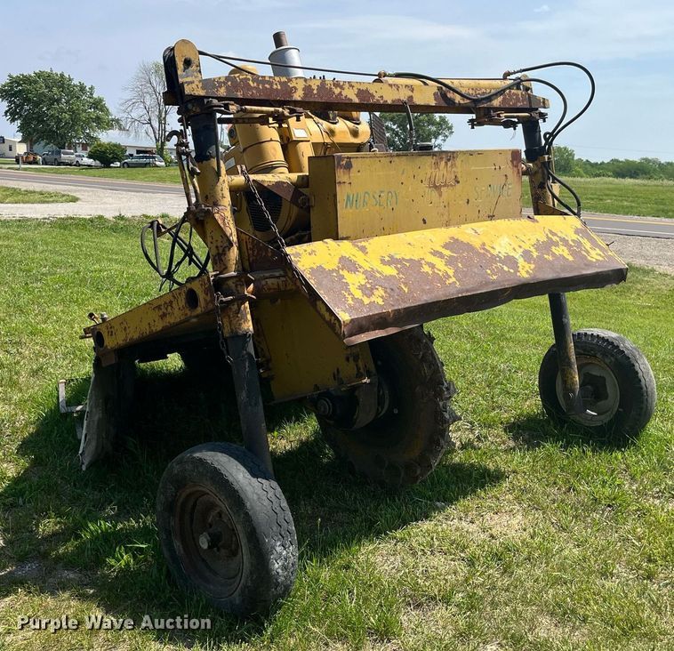 image for item LA9982 Vermeer 1560  stump grinder