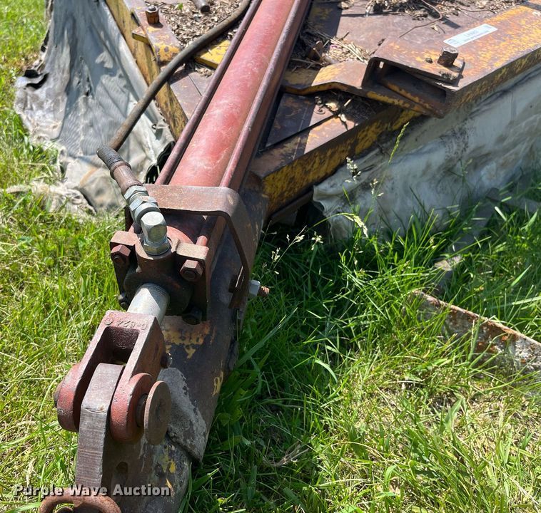 image for item LA9982 Vermeer 1560  stump grinder