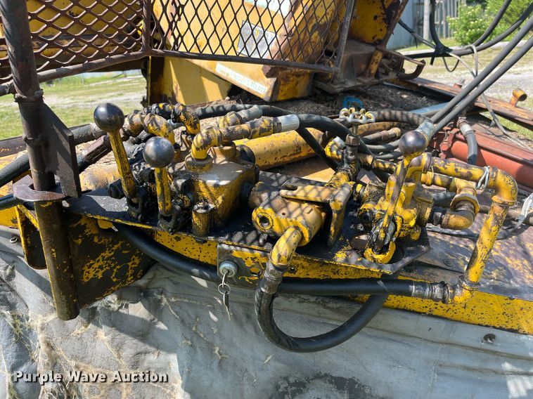 image for item LA9982 Vermeer 1560  stump grinder