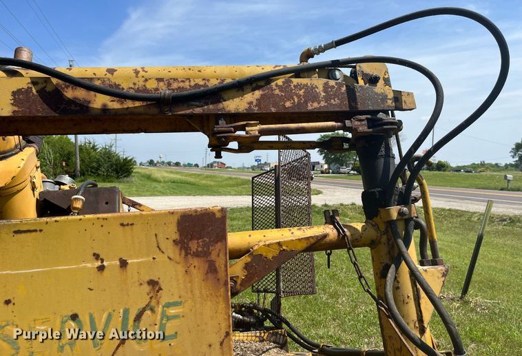 image for item LA9982 Vermeer 1560  stump grinder