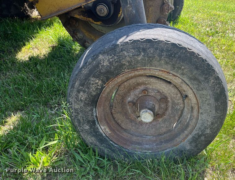 image for item LA9982 Vermeer 1560  stump grinder