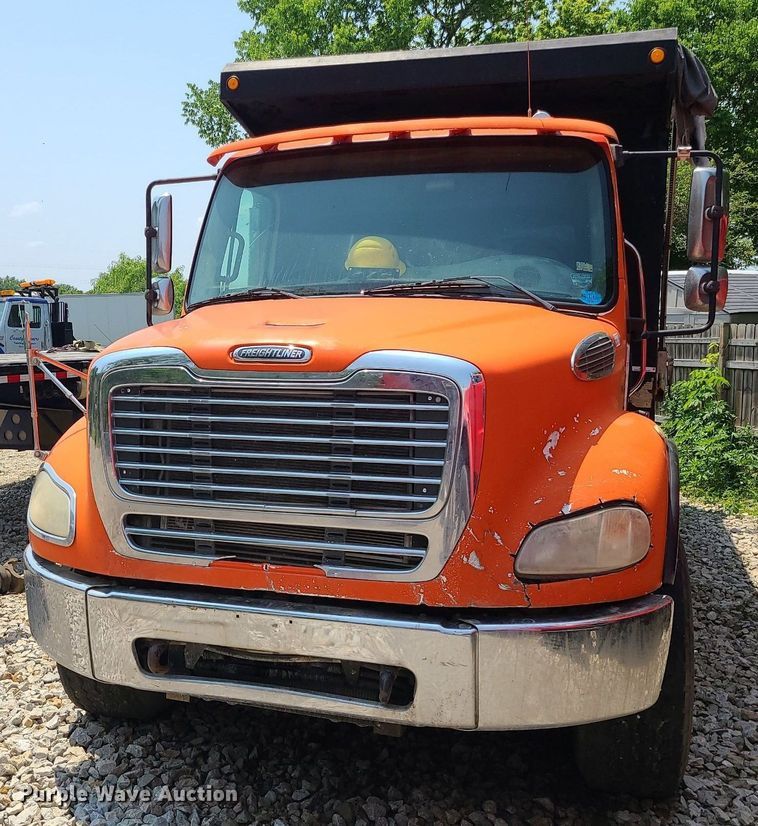 image for item LE9062 2006 Freightliner Business Class M2  dump truck