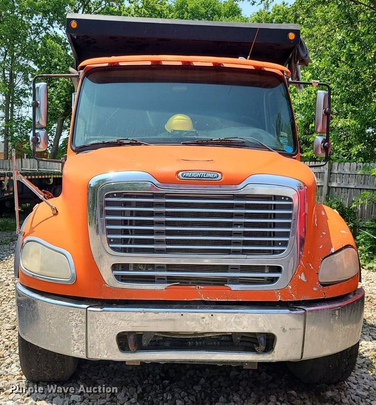 image for item LE9062 2006 Freightliner Business Class M2  dump truck