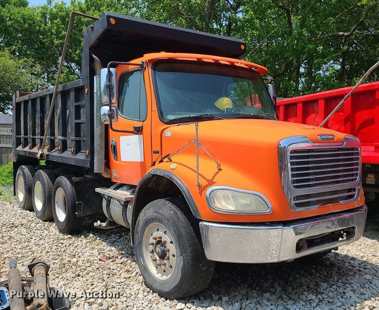 image for item LE9062 2006 Freightliner Business Class M2  dump truck