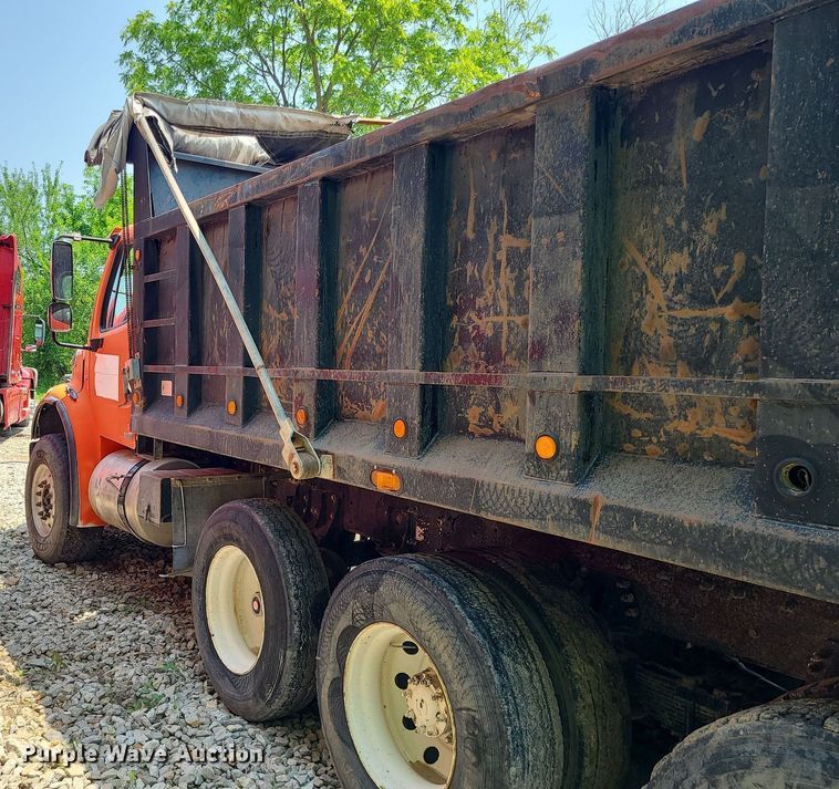 image for item LE9062 2006 Freightliner Business Class M2  dump truck