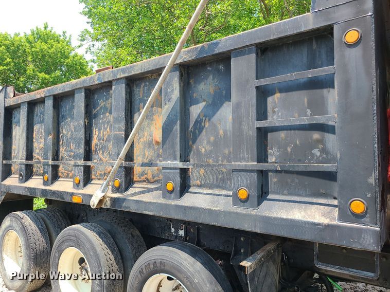 image for item LE9062 2006 Freightliner Business Class M2  dump truck