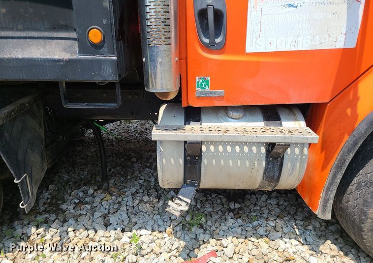 image for item LE9062 2006 Freightliner Business Class M2  dump truck