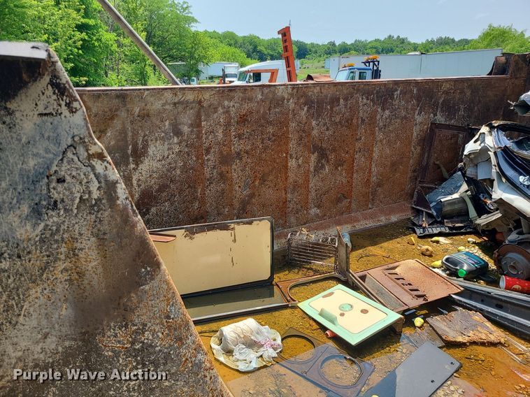 image for item LE9062 2006 Freightliner Business Class M2  dump truck