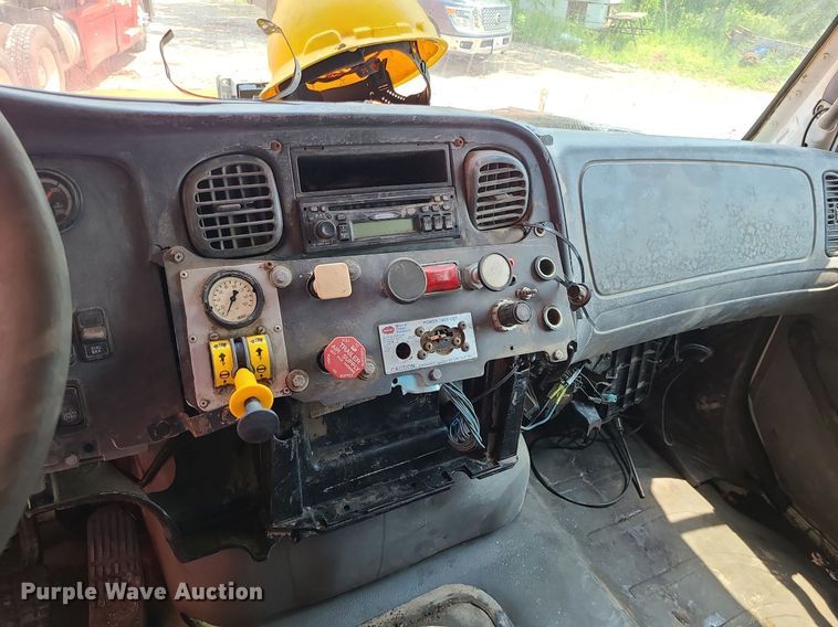 image for item LE9062 2006 Freightliner Business Class M2  dump truck