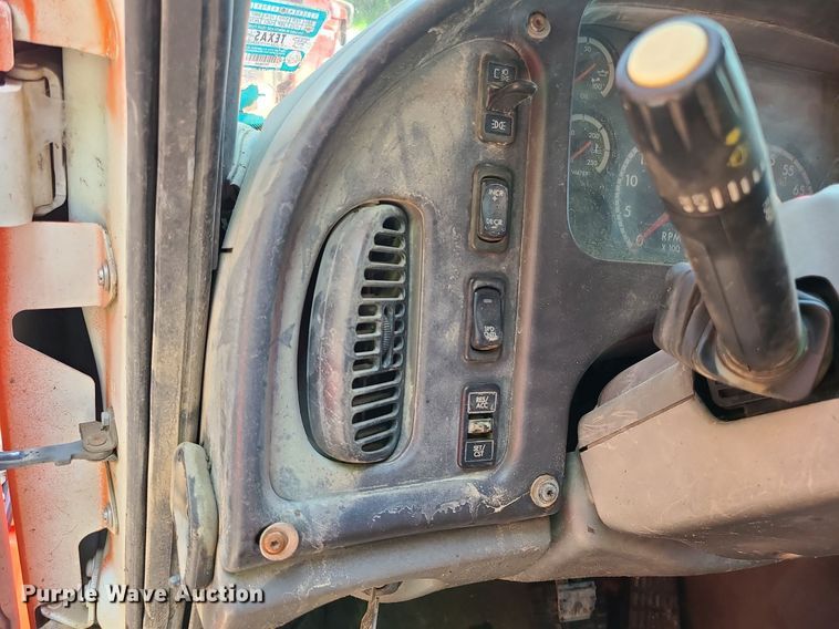 image for item LE9062 2006 Freightliner Business Class M2  dump truck