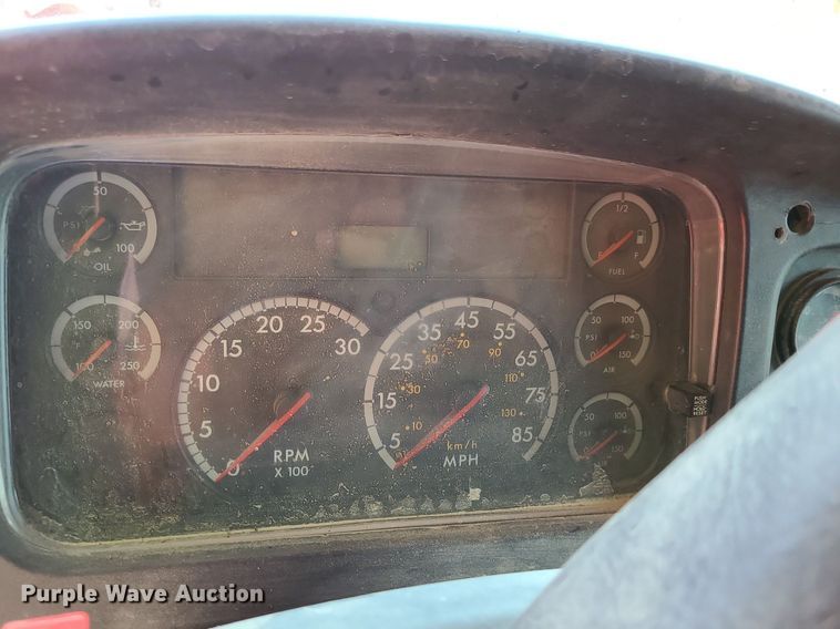 image for item LE9062 2006 Freightliner Business Class M2  dump truck