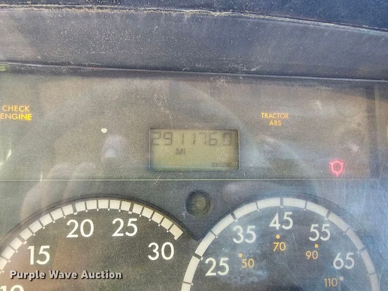 image for item LE9062 2006 Freightliner Business Class M2  dump truck