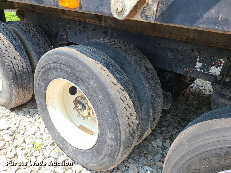 image for item LE9062 2006 Freightliner Business Class M2  dump truck