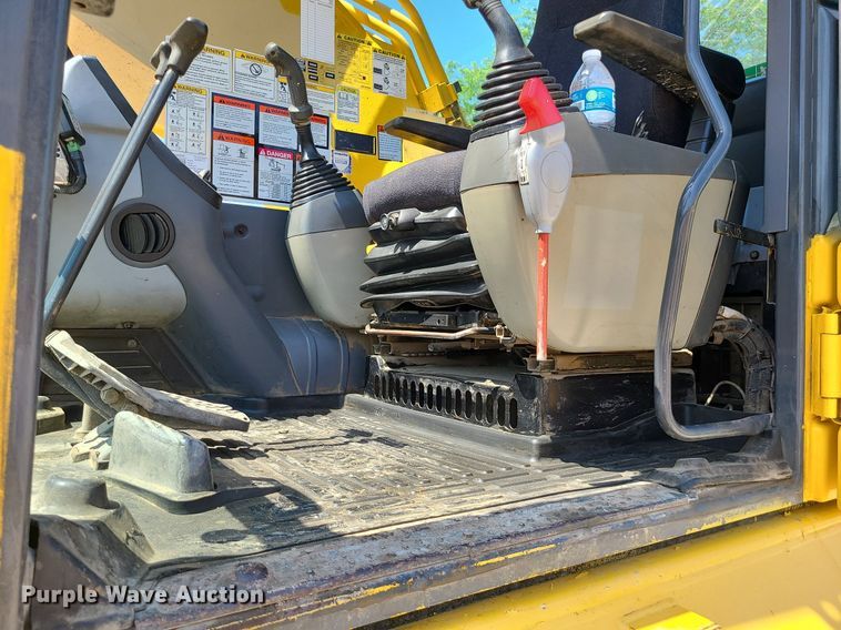 image for item LE9068 Komatsu PC400LC-8  excavator