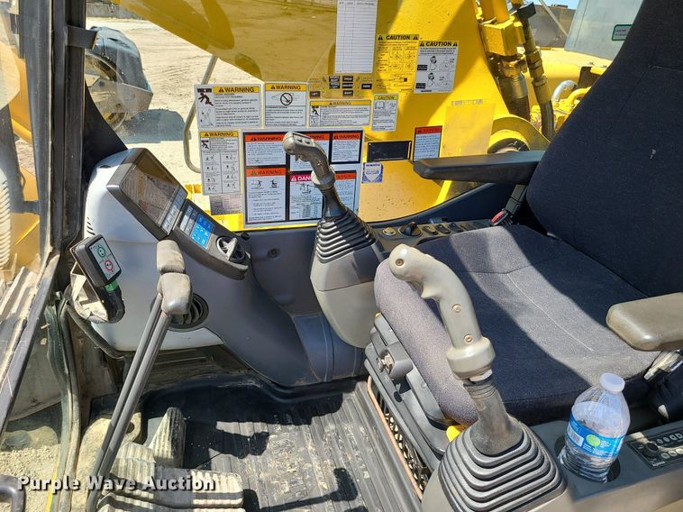 image for item LE9068 Komatsu PC400LC-8  excavator