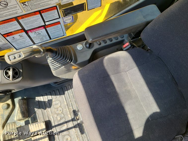 image for item LE9068 Komatsu PC400LC-8  excavator