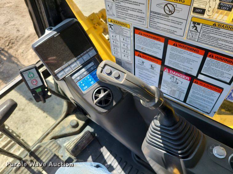 image for item LE9068 Komatsu PC400LC-8  excavator