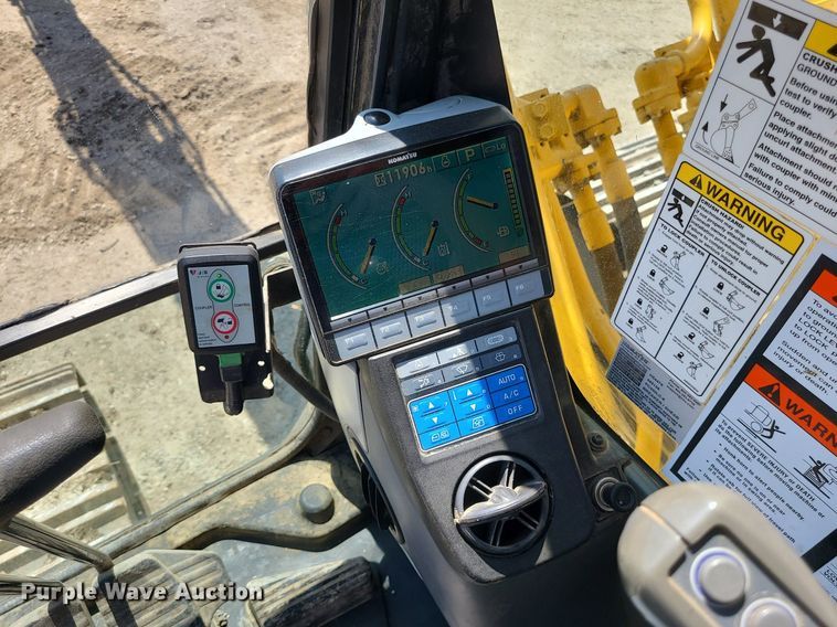 image for item LE9068 Komatsu PC400LC-8  excavator
