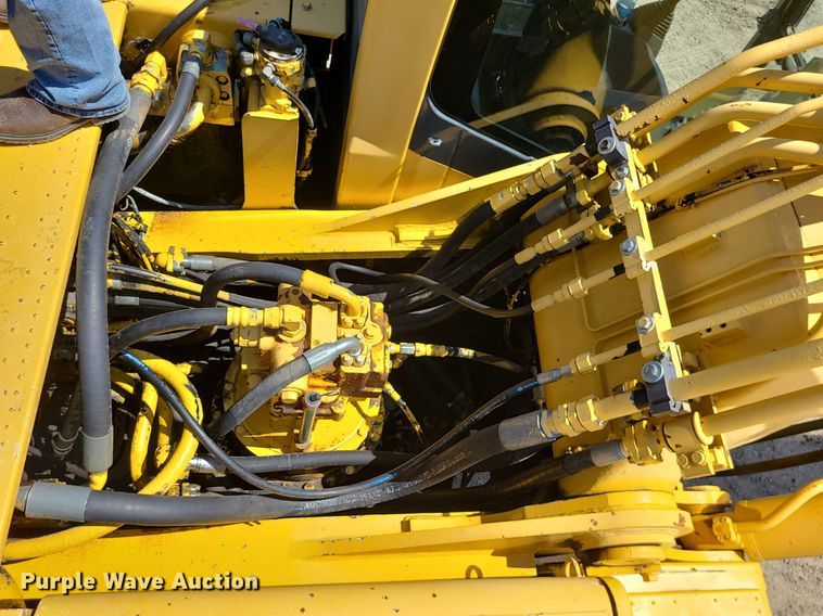 image for item LE9068 Komatsu PC400LC-8  excavator