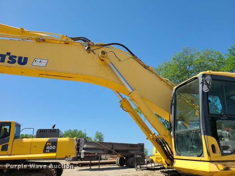 image for item LE9069 2006 Komatsu PC400LC-7L  excavator