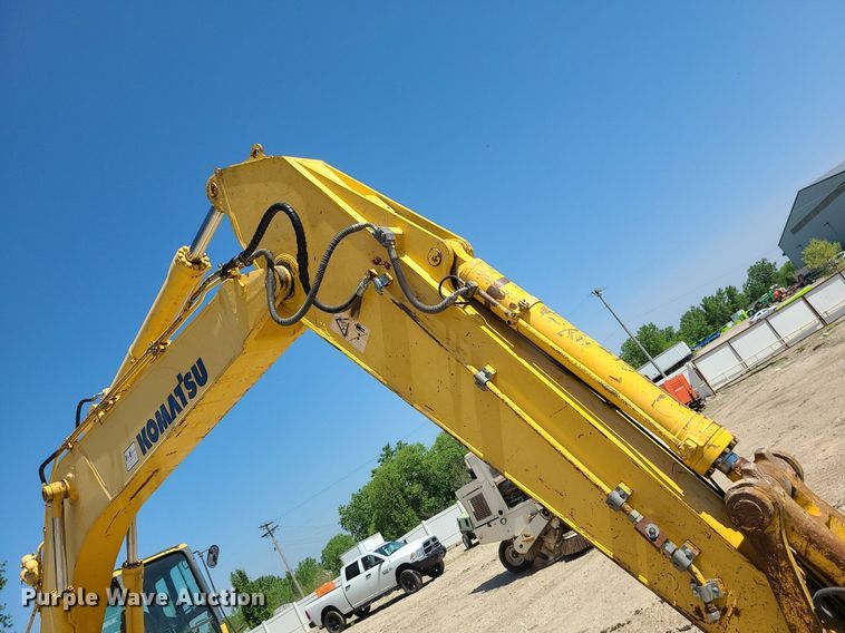 image for item LE9069 2006 Komatsu PC400LC-7L  excavator