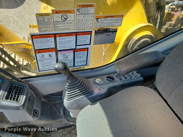 image for item LE9069 2006 Komatsu PC400LC-7L  excavator