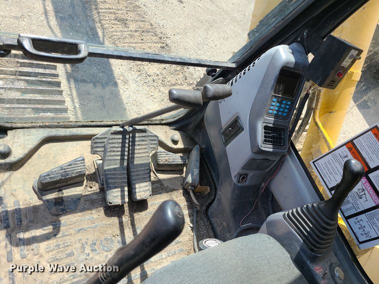 image for item LE9069 2006 Komatsu PC400LC-7L  excavator