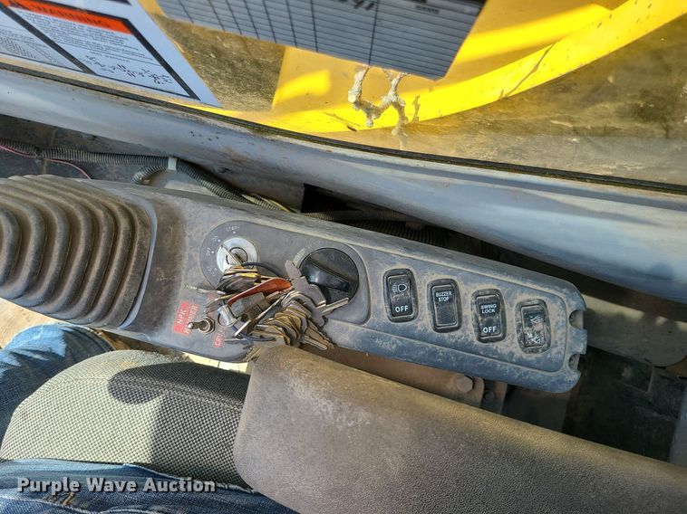 image for item LE9069 2006 Komatsu PC400LC-7L  excavator