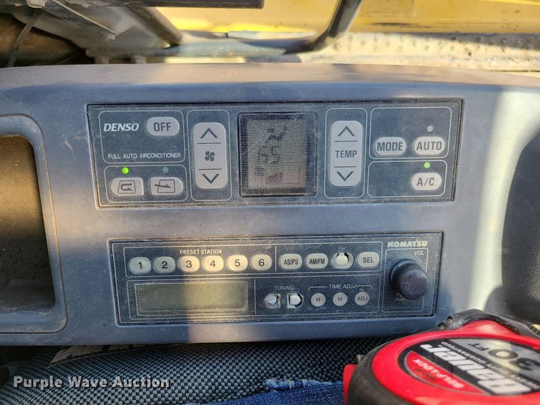 image for item LE9069 2006 Komatsu PC400LC-7L  excavator