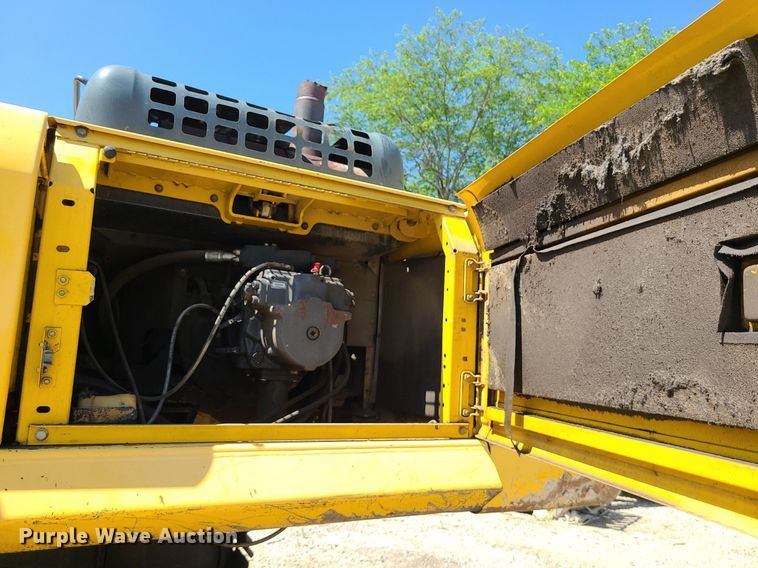 image for item LE9069 2006 Komatsu PC400LC-7L  excavator