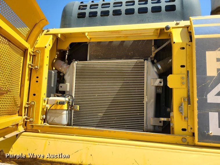 image for item LE9069 2006 Komatsu PC400LC-7L  excavator