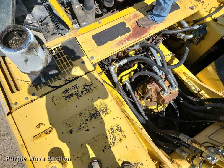 image for item LE9069 2006 Komatsu PC400LC-7L  excavator