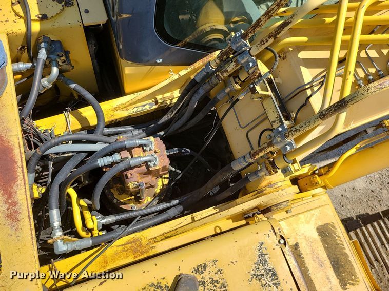 image for item LE9069 2006 Komatsu PC400LC-7L  excavator